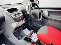 PEUGEOT 107