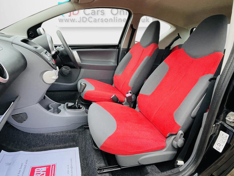 PEUGEOT 107