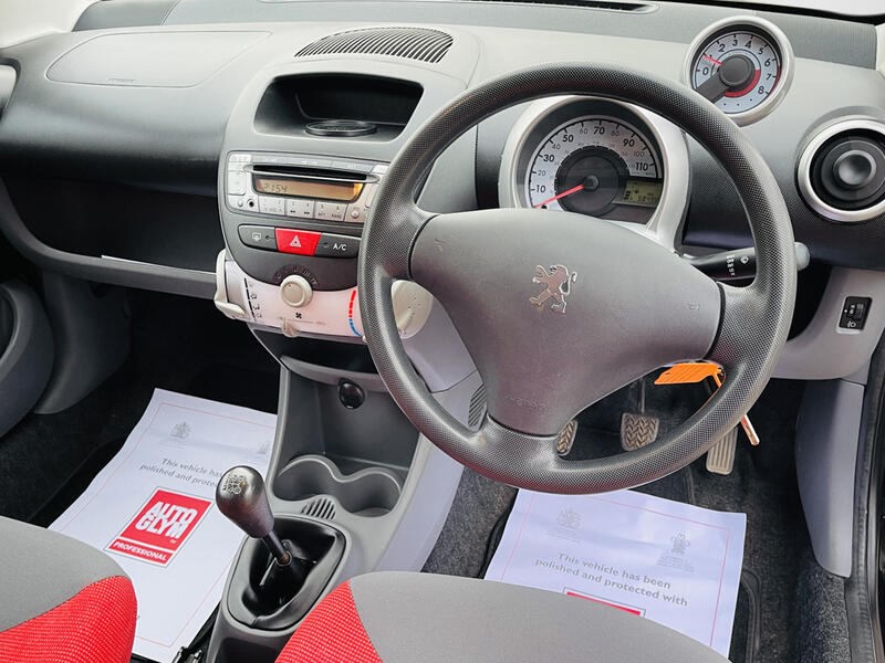 PEUGEOT 107