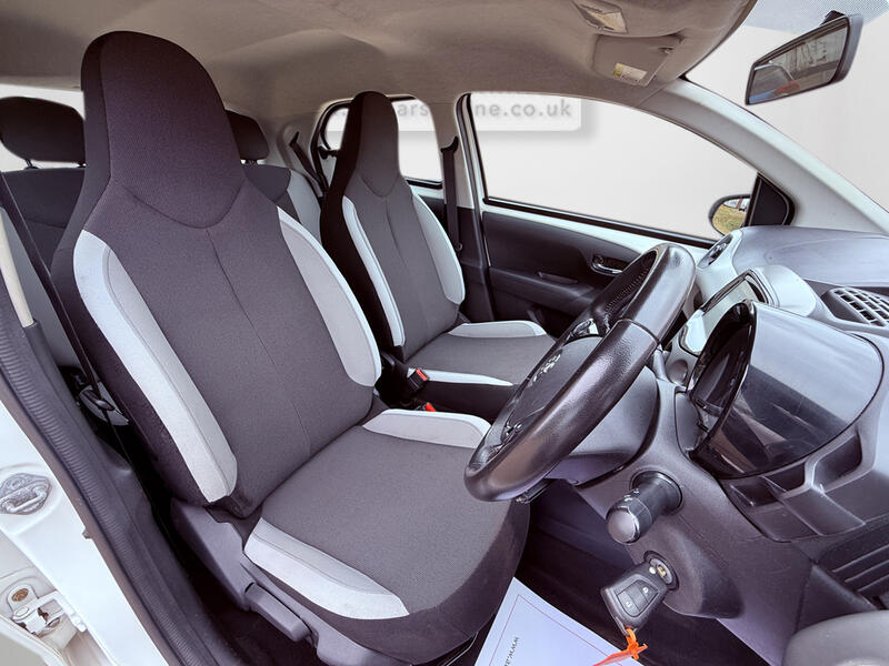 TOYOTA AYGO